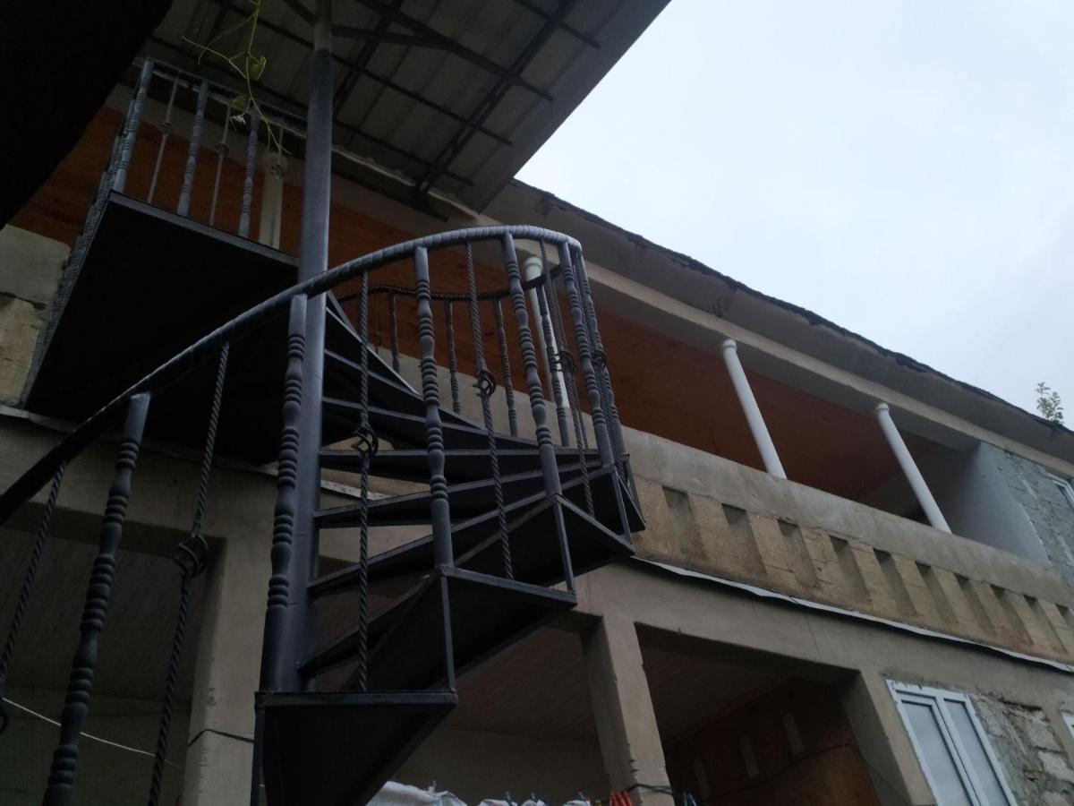 Guest House Nene Местія Екстер'єр фото