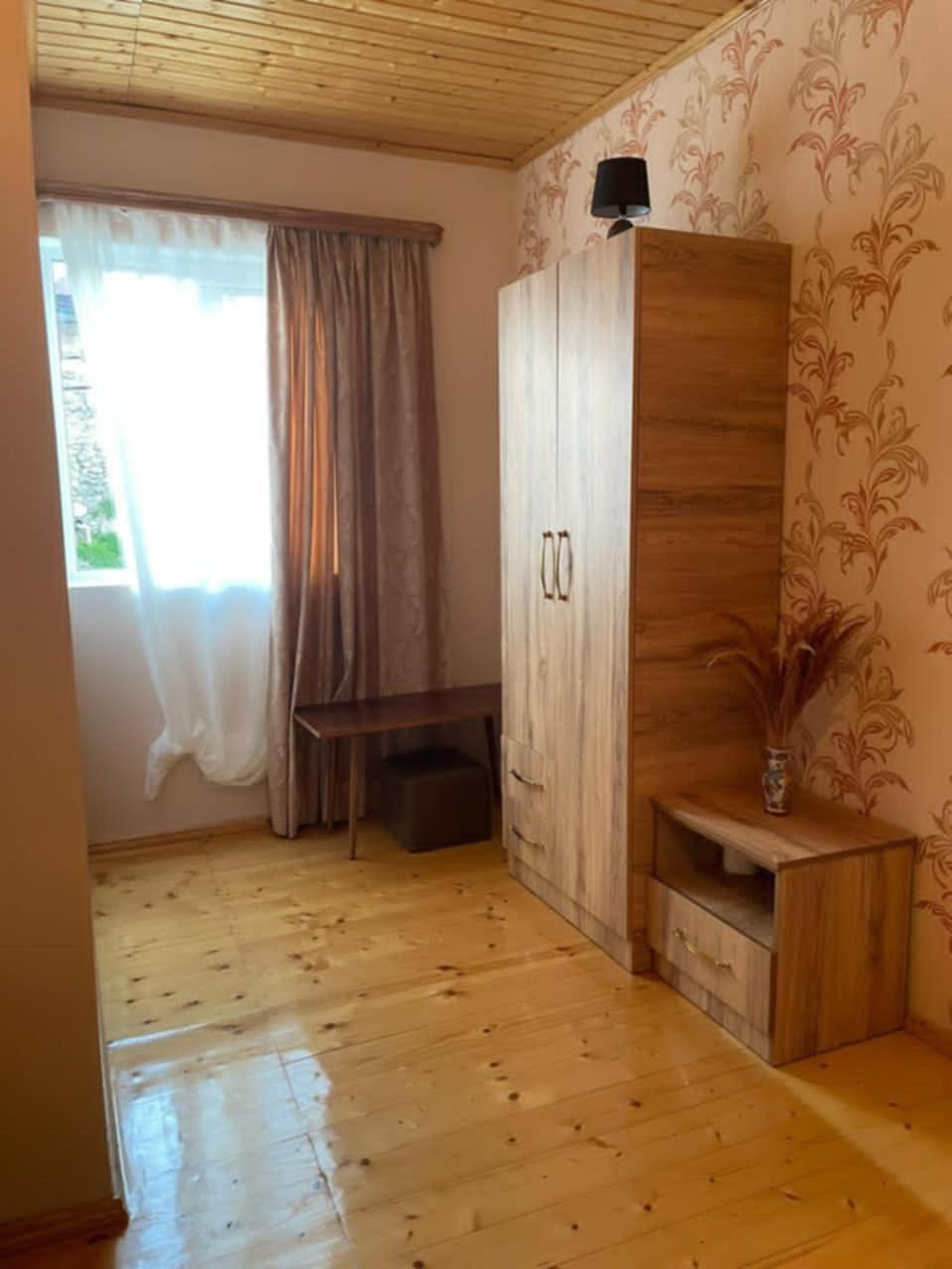 Guest House Nene Местія Екстер'єр фото