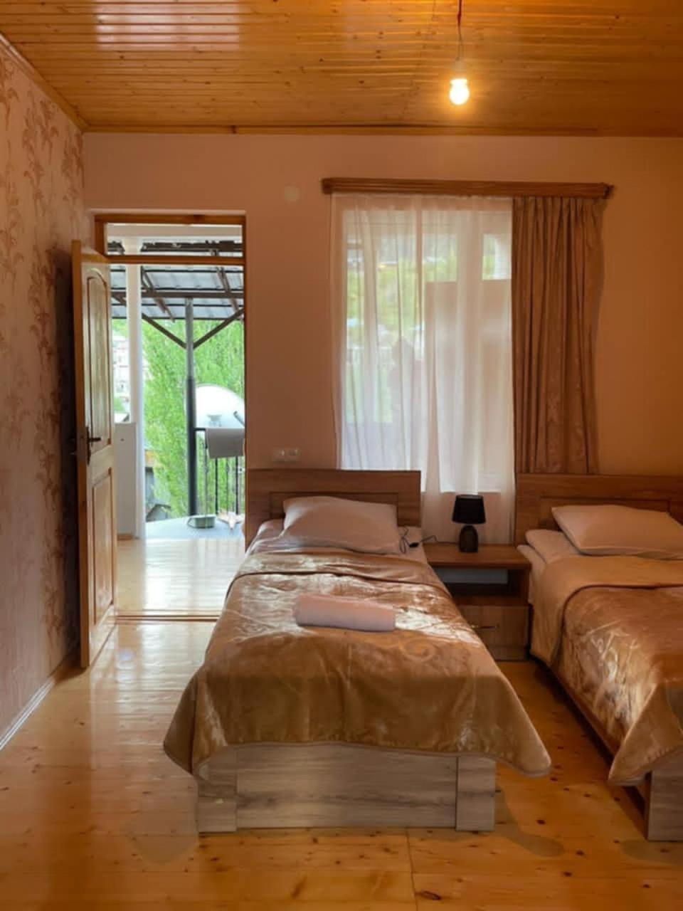 Guest House Nene Местія Екстер'єр фото